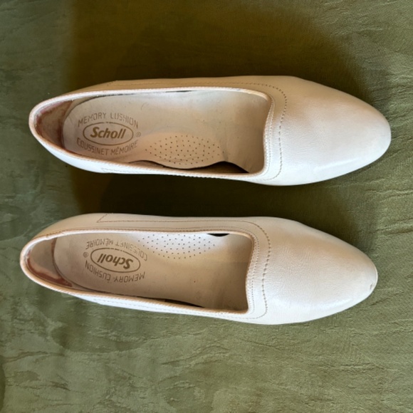 Vintage Dr. Scholl Wide White Leather Shoes - Picture 5 of 10